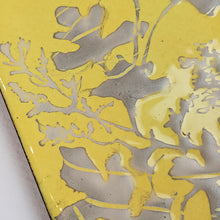 Load image into Gallery viewer, Détail du tableau jaune et gris - Collection les  Végétales colorées
