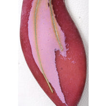 Load image into Gallery viewer, Boucles d&#39;oreilles fleurs - émaux joailliers roses
