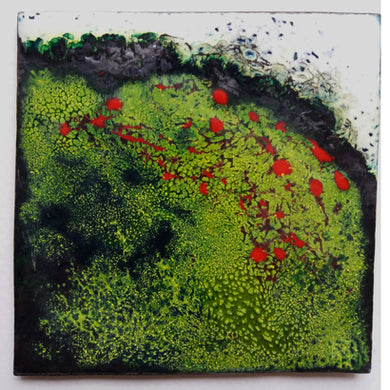 Ce tableau d'artisan d'art est une  représentation abstraite de coquelicots. Tâches de couleur rouge parsemées dans un champs aux camaieux verts.