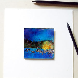 tableau composé d'une plaque d ecivre émaullée avec des émaux fgrand feu representant un paysage nocturne marin