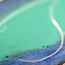 Charger l&#39;image dans la galerie, émaux de joaillier avec incrustation fil d&#39;argent
