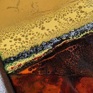 détail de l'émail du tableau TERRE de la collection les grandes terres - pièce unqiue - émaux d'art