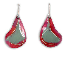 Charger l&#39;image dans la galerie, Boucles d&#39;oreilles Fleurs - Rose et vert céladon - argent 925 pièce unique
